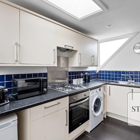 Cosy Apartment In Moulsham, Long Stays Welcome Chelmsford Eksteriør billede